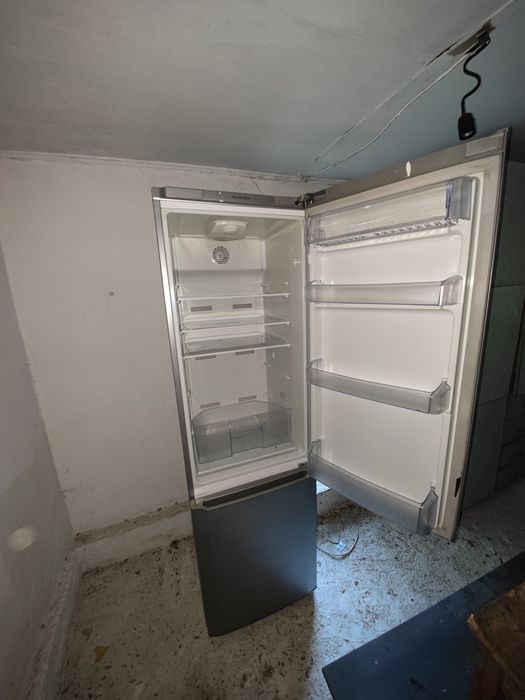 Продам холодильник и телевизор