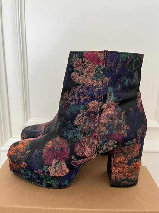 Жакардови дамски боти Primark с флорални мотиви