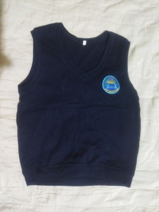 Болалар кийми. Узун енгли куйлаклар. Мактаб формаси.