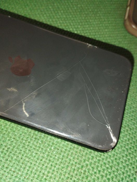 iPhone Se Работи уникално