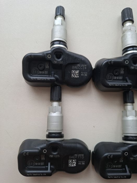 Продам датчики давления шин. Тойота Оригенал.