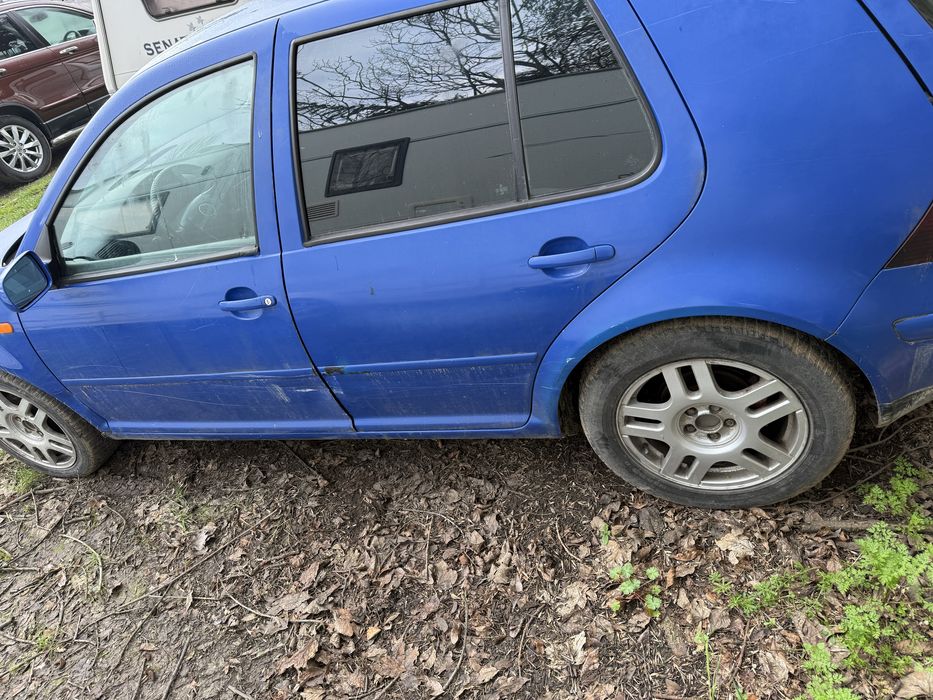 Продавам Golf 4 1.9tdi на части всичко налично