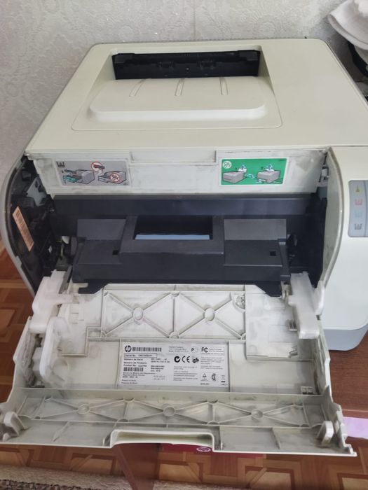 Продам цветной лазерный принтер