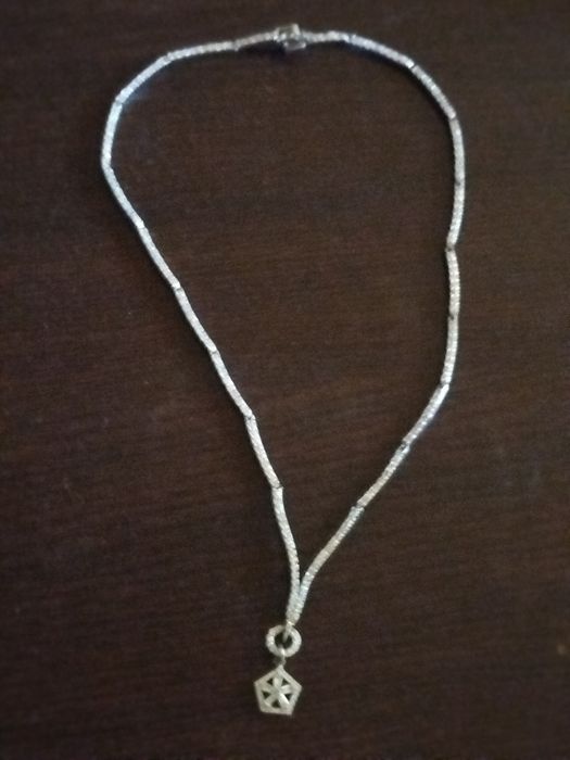 Vând colier din argint