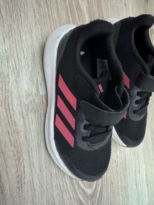 Детски маратонки Adidas и Kinetiks светещи и Toms