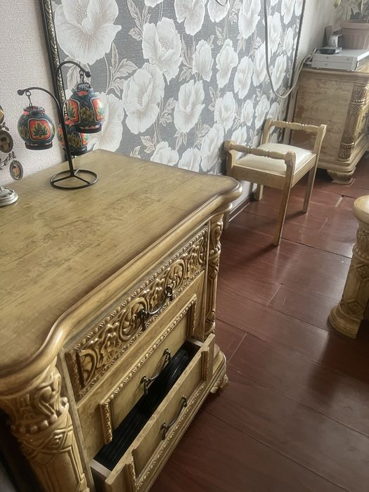 Спальный гарнитур