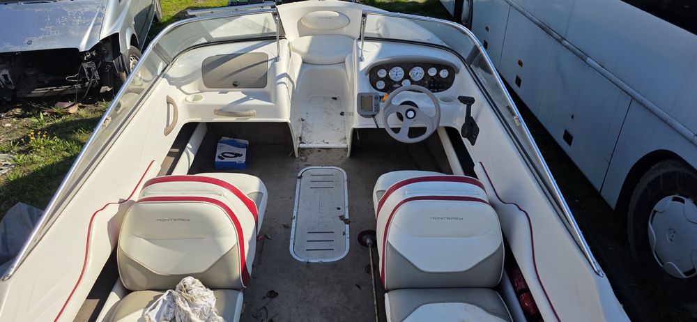 Vand barca MONTEREY bowrider 180