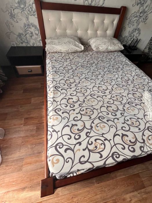 Кровать с матрасом