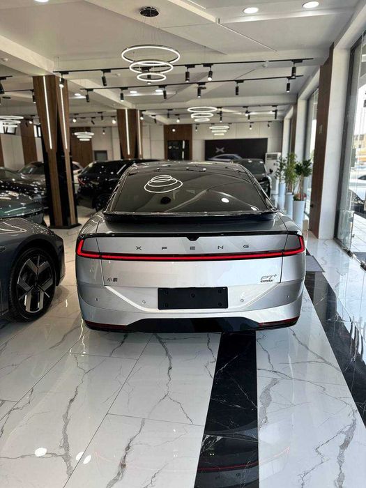 XPENG P7+ 2026 gibrid 1550 km yuradi Rasmiy Kafolat bilan