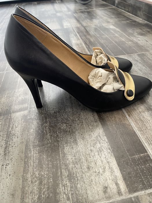 Черни кожени обувки