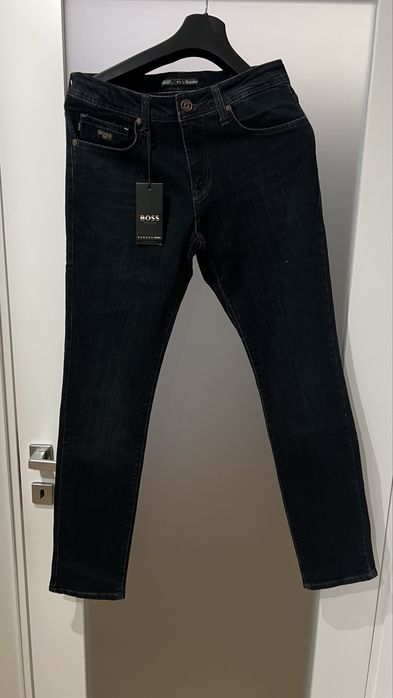 Дънки EMPORIO ARMANI.Чисто нов модел.Налична серия от 31ви-38ми размер