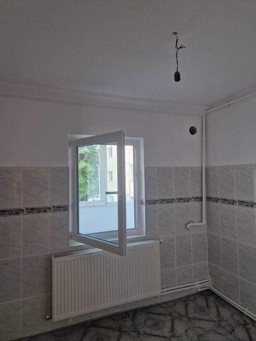 Apartament cu 3 camere renovat complet de vânzare Urziceni, Ialomița