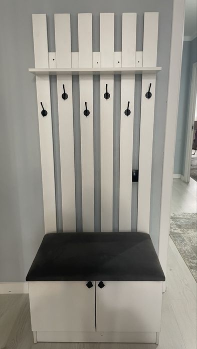 Вешалка с тумбочкой для прихожей