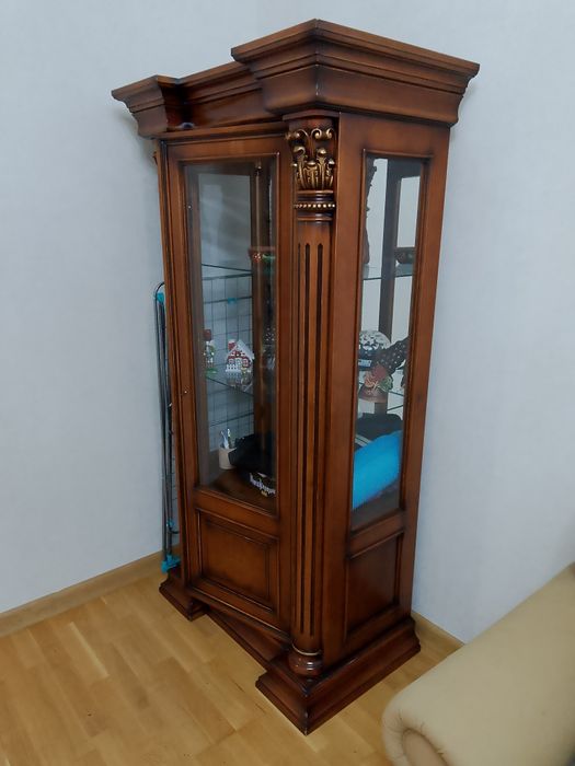 Шкаф - витрина (ДУБ)