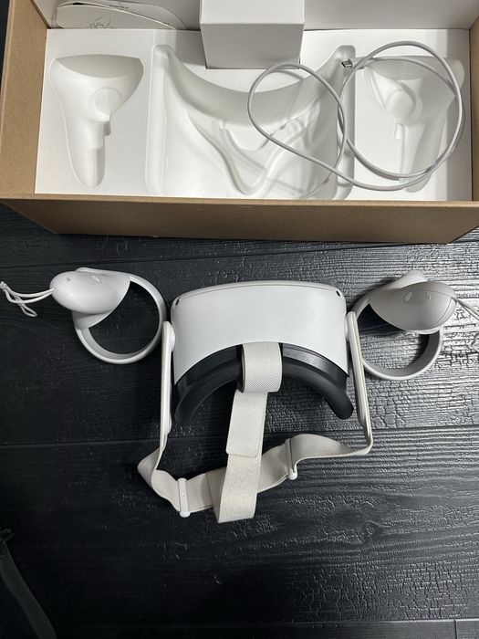 Ochelari VR Oculus Quest 2 256GB cutie originala