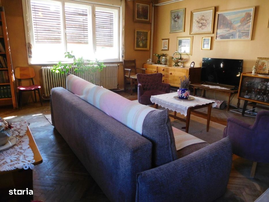 Apartament 6 camere, garaj și grădină în Centru