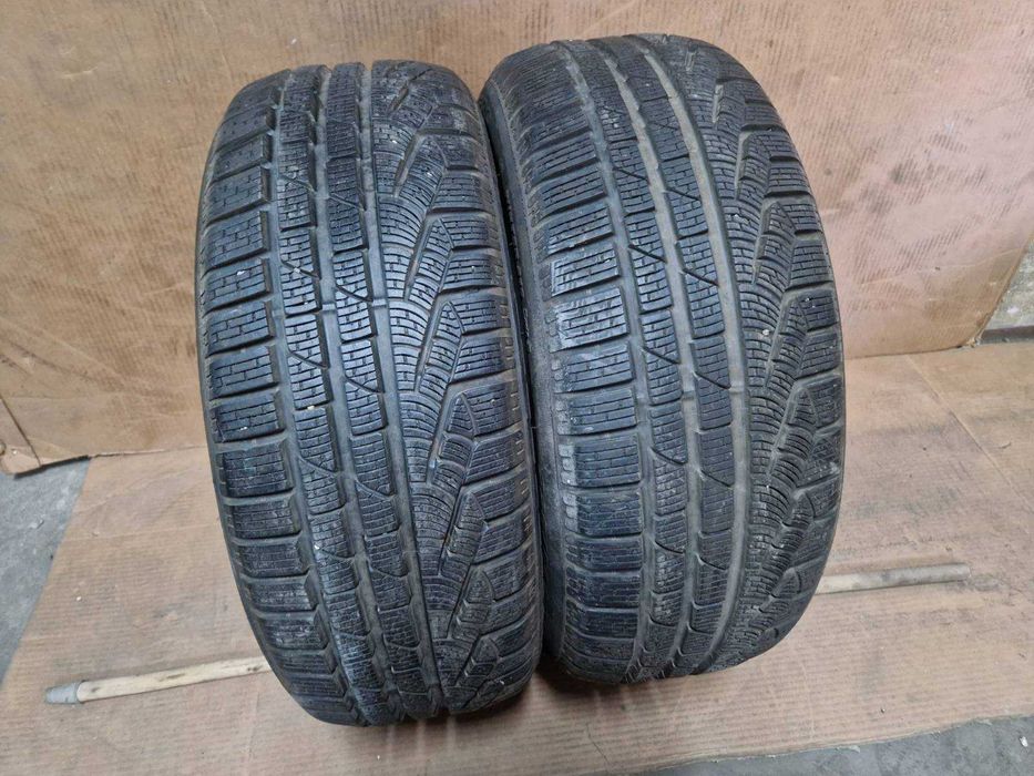 2 Pirelli R17 225/55
зимни гуми
DOT1917
