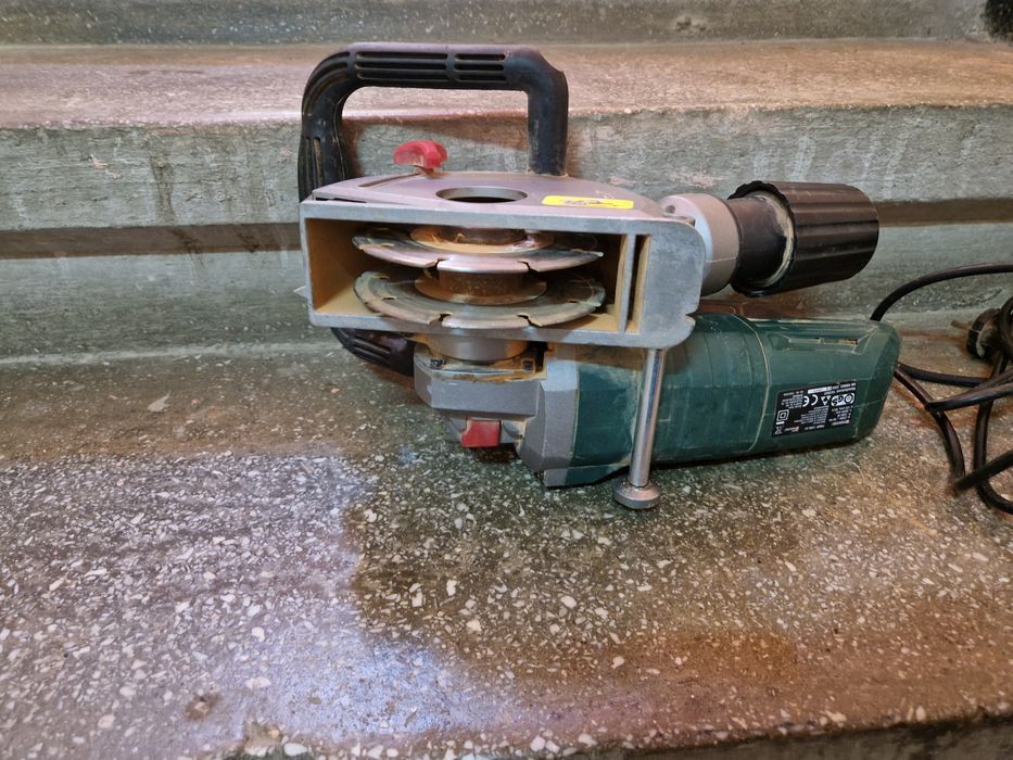 Mașină de canelat/ frezat caneluri