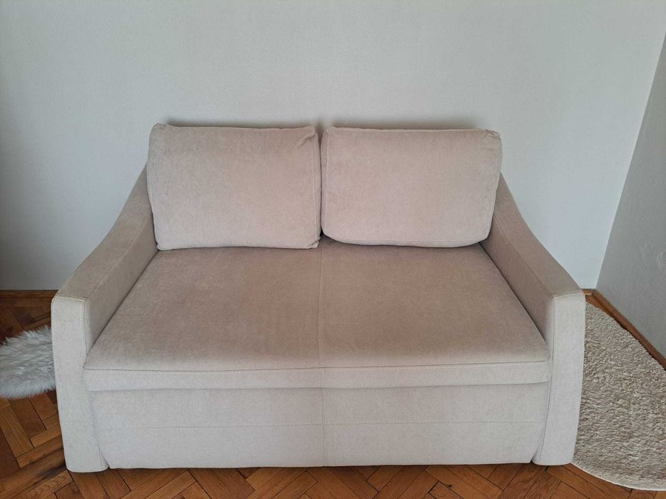 Canapea extensibila cu 2 locuri si lada de depozitare