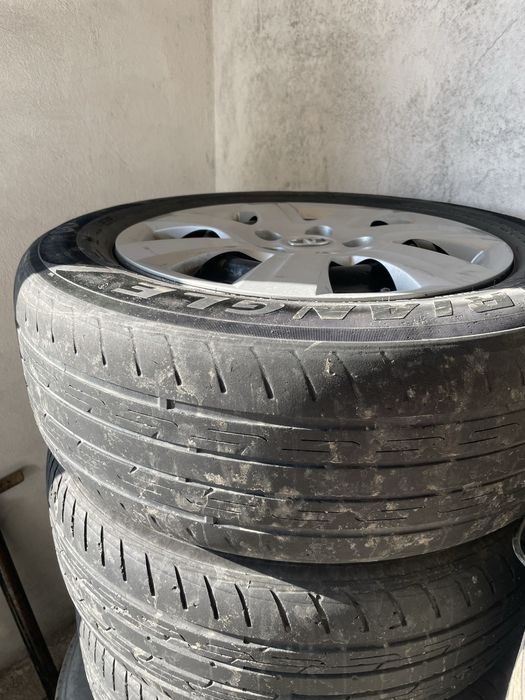 Диски с резиной и колпаками