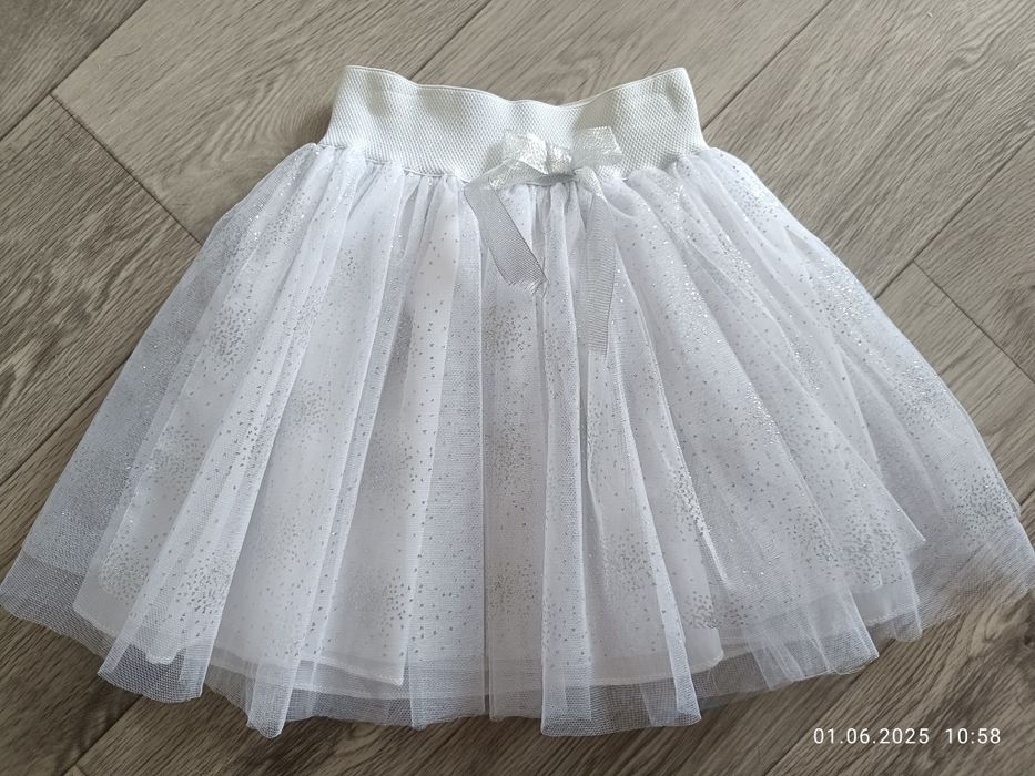 Продаю нарядное платье и юбку на девочку
