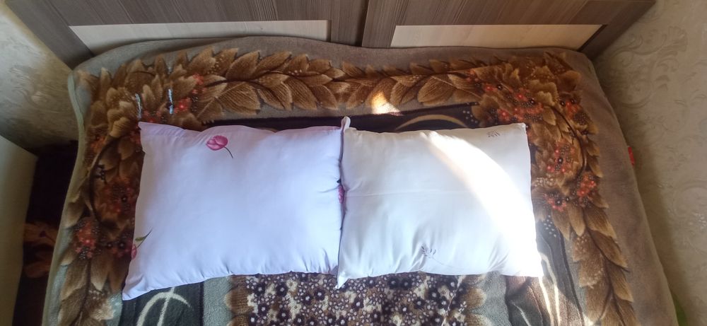 Arzon narxlarda yastiq sotiladi.