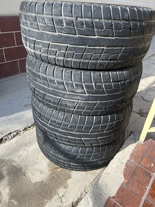 Продам  шины 285/65/17