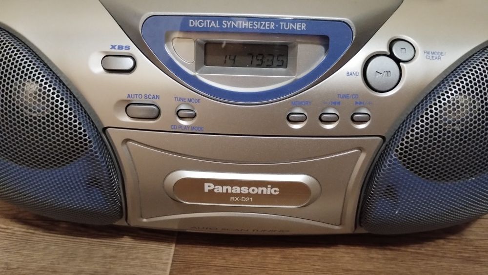 Продам стереомагнитолу Панасоник