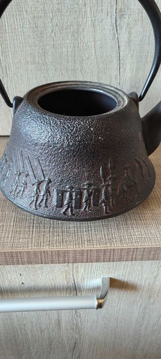 Японски чугунен чайник