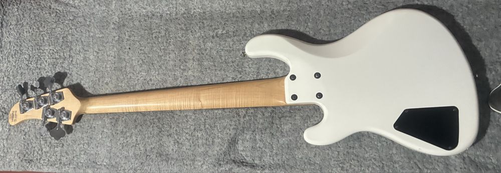 Vând chitară Bass 5 corzi