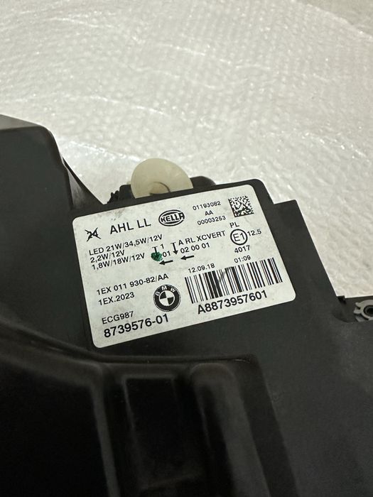 Фар десен BMW F20 LCI Adaptive LED Black БМВ Ф20 1 serie Перфектен