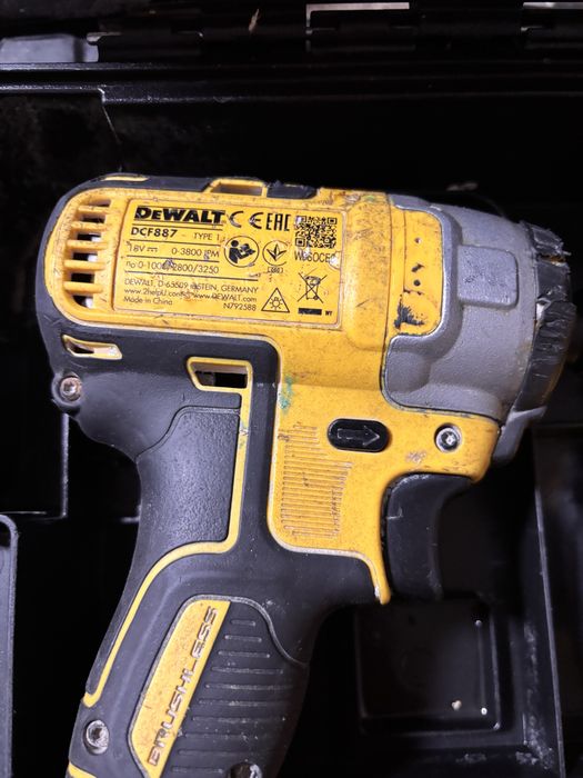 Scule Dewalt cu 7 acumulatori