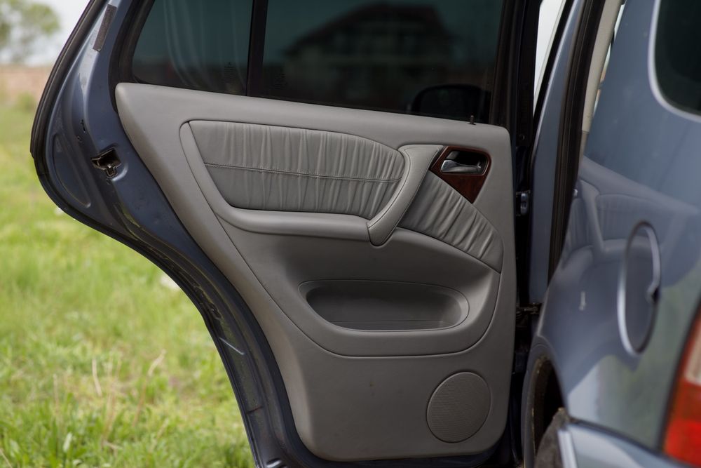 Ușa stânga dreapta fata spate Mercedes ML W163 impecabila fara rugina injector pompa înaltă pompa apa pompa vacuum pompa servo rampa injecție turbo