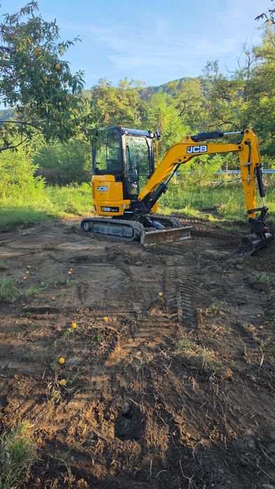 De inchiriat Miniexcavator 2.7 tone  JCB 26C-1 NOU si/sau remorca