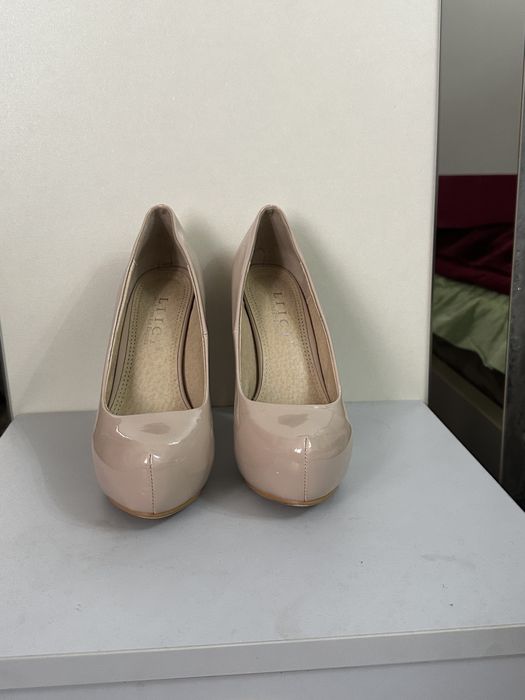 сифати яхши 1 марта кийилган каробкалари бор