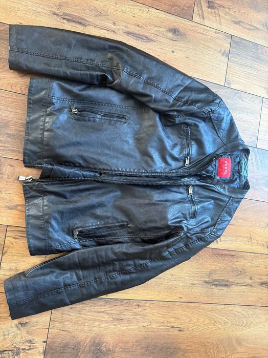 GUESS мъжко кожено яке размер XL