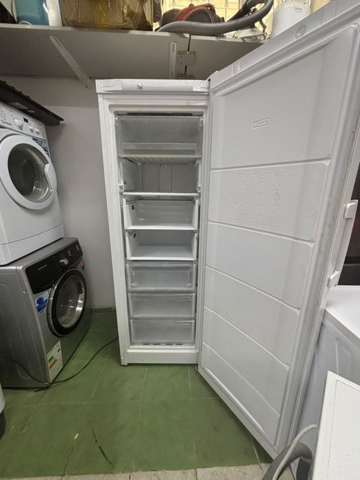 Продам морозильную камеру индезит