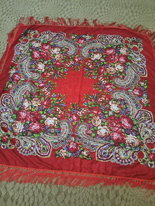 Платки ,с ярким рисунком