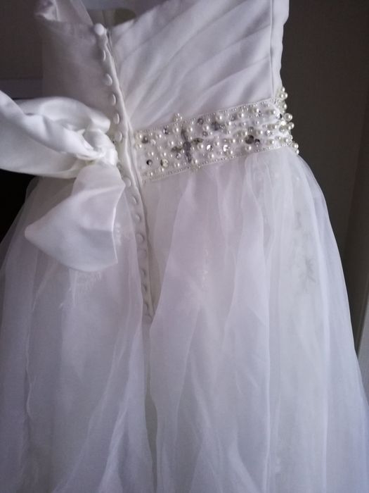 Сватбена рокля тип бална