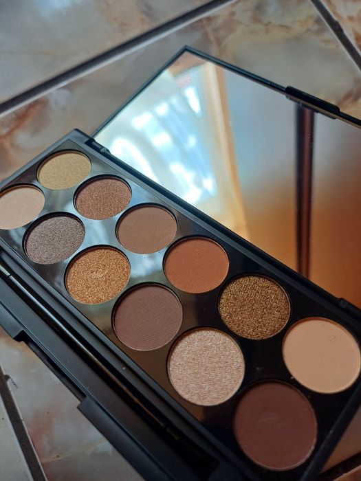 Vand paleta de farduri Sleek 12 culori, impecabile