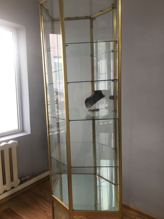 Стеклянный полка