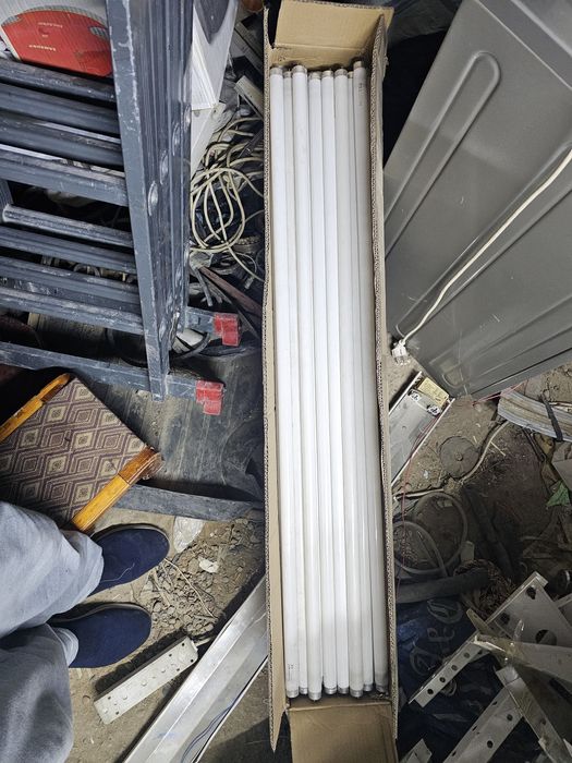 Срочно продам дневной Лампочка рабочий 120 см б/у