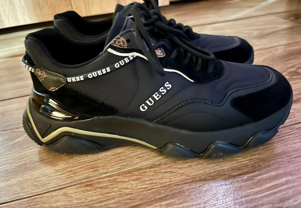 Оригинални маратонки Guess