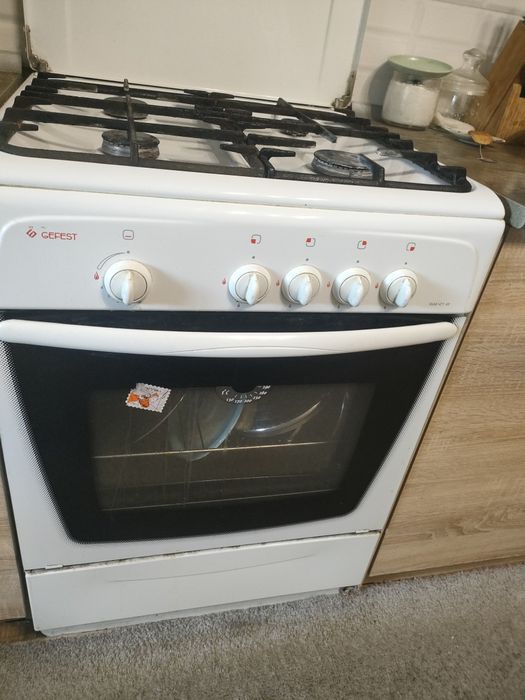 Продам газовую плиту