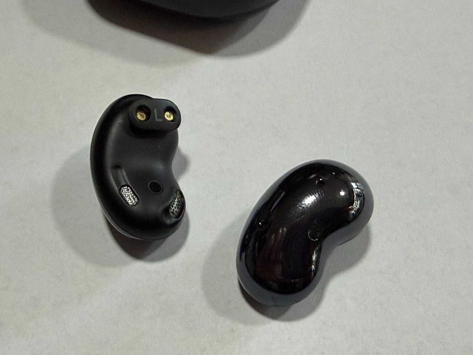 Блутут слушалки Samsung Galaxy Buds Live