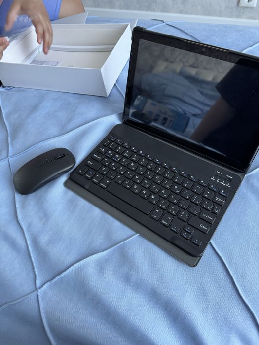 Планшет/ мини ноутбук