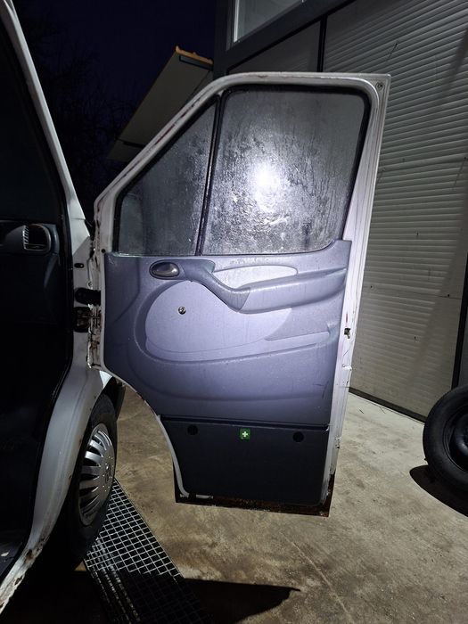 Se vinde Motor 2.7 Mercedes Sprinter  euro3,160cp,cutie viteze ,punte