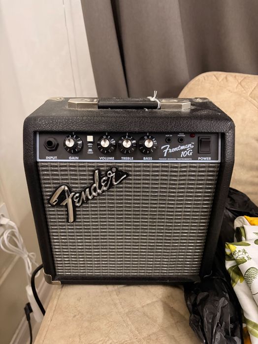 гитара fender squier Stratocaster + комбик fender