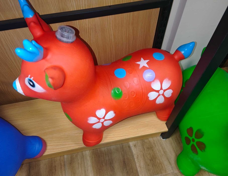 Гумена играчка за скачане Елен с музика