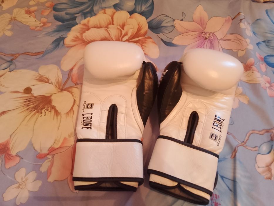 Боксерские перчатки